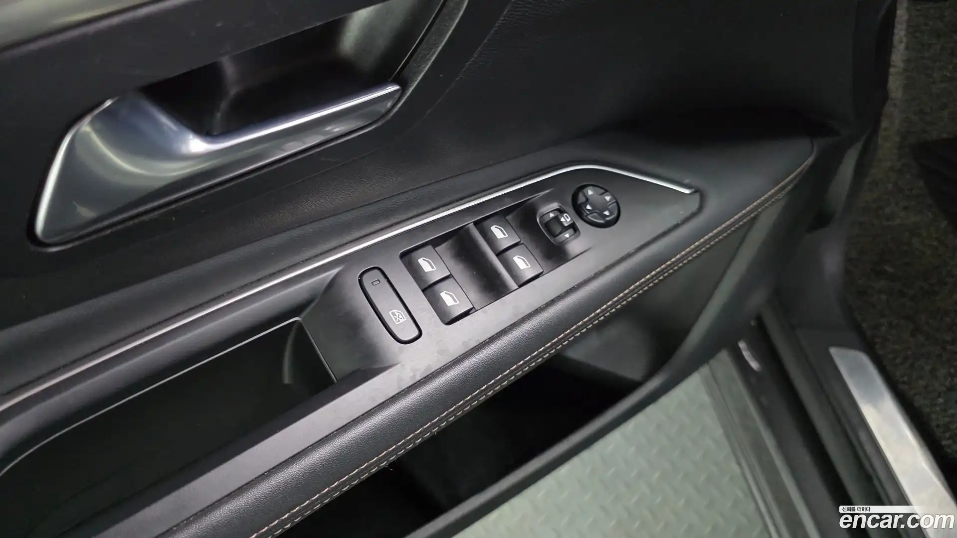 3008 Peugeot 2019.8-OPTION-023