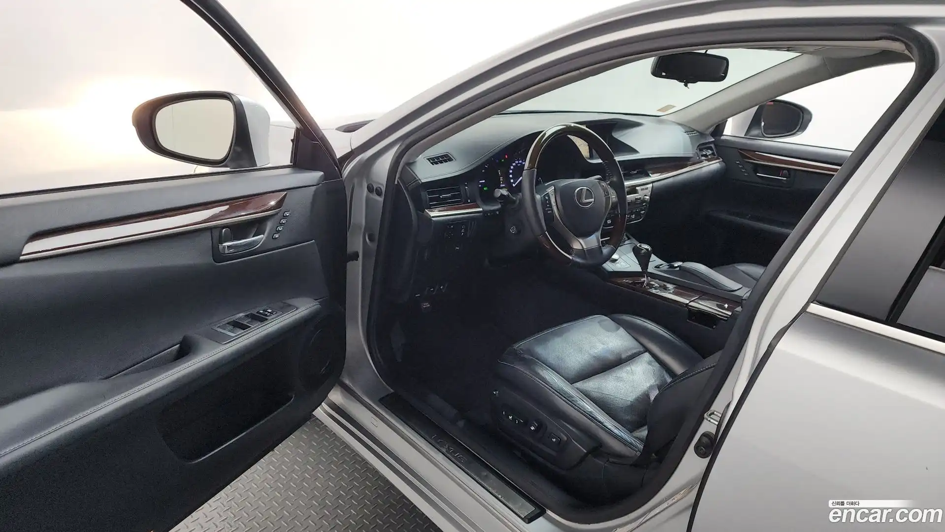ES Lexus 2012.8-INNER-010