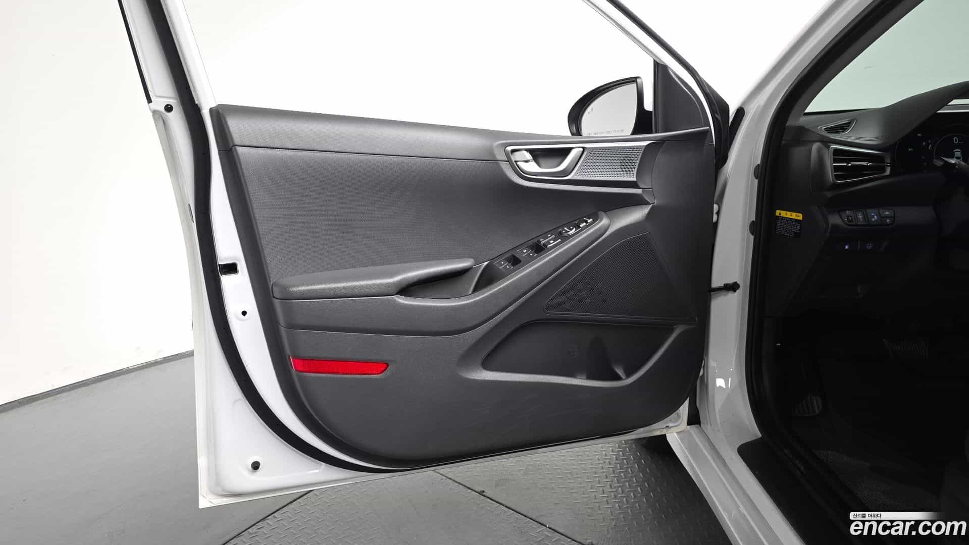 Ioniq Hyundai 2019.5-INNER-034