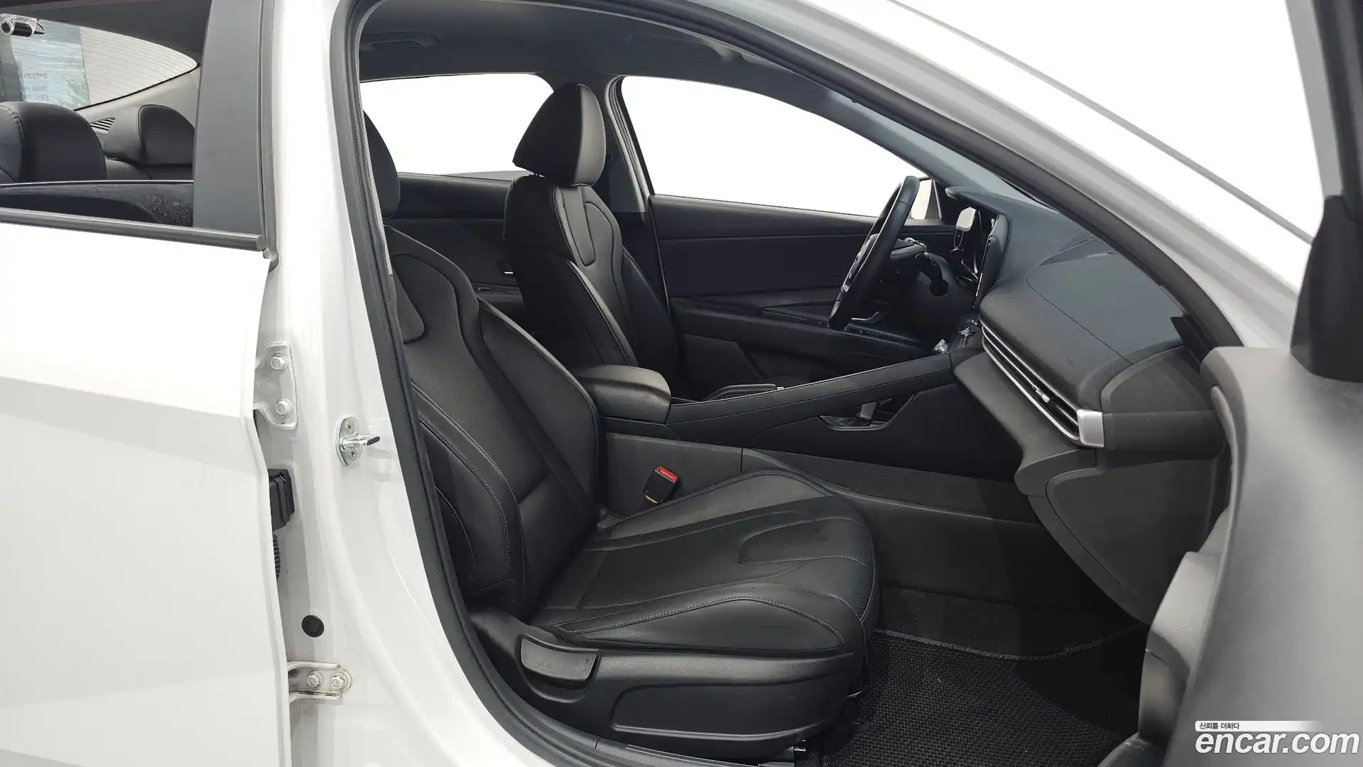 AVANTE Hyundai 2020.5-INNER-010