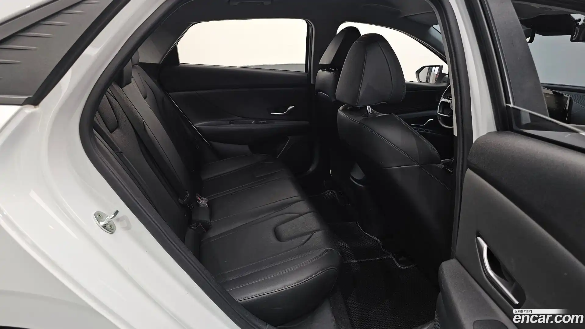 AVANTE Hyundai 2020.5-INNER-036