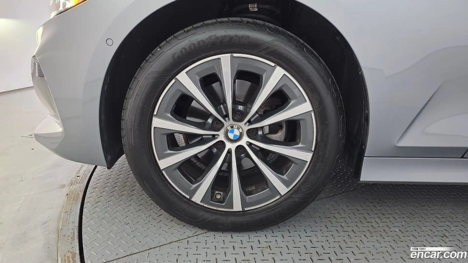 3-Series BMW 2024.0-OUTER-005
