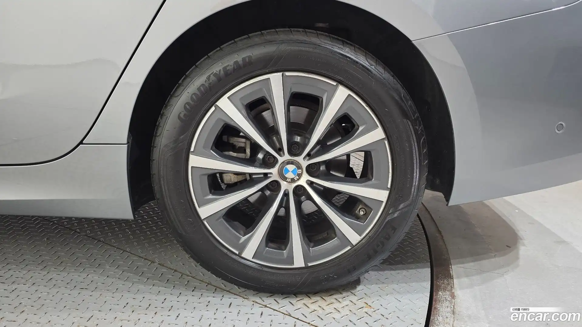 3-Series BMW 2024.0-OUTER-031