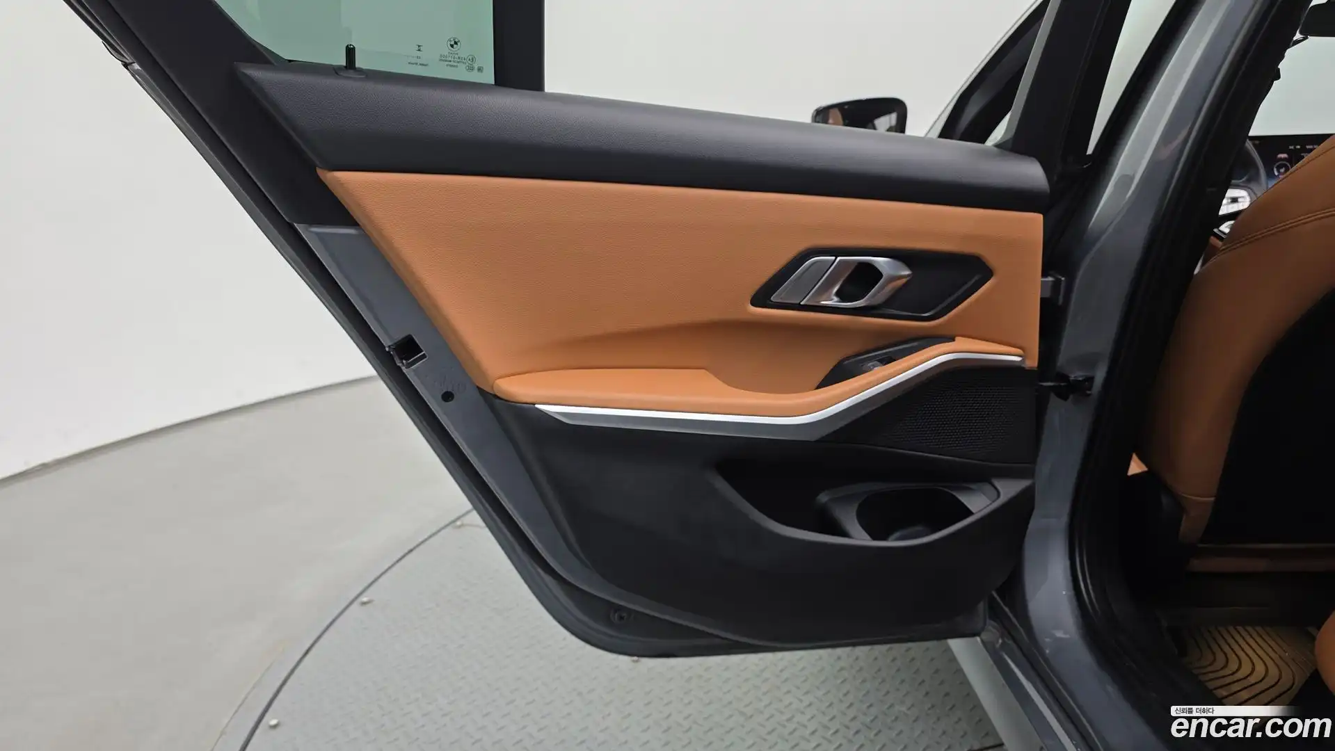 3-Series BMW 2024.0-INNER-035