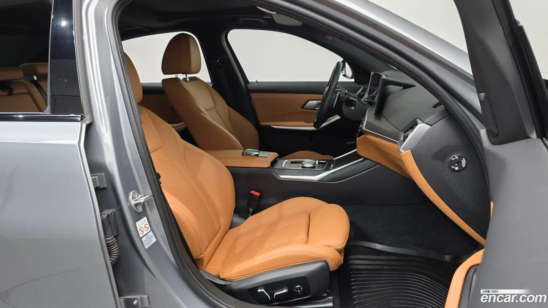 3-Series BMW 2024.0-INNER-036