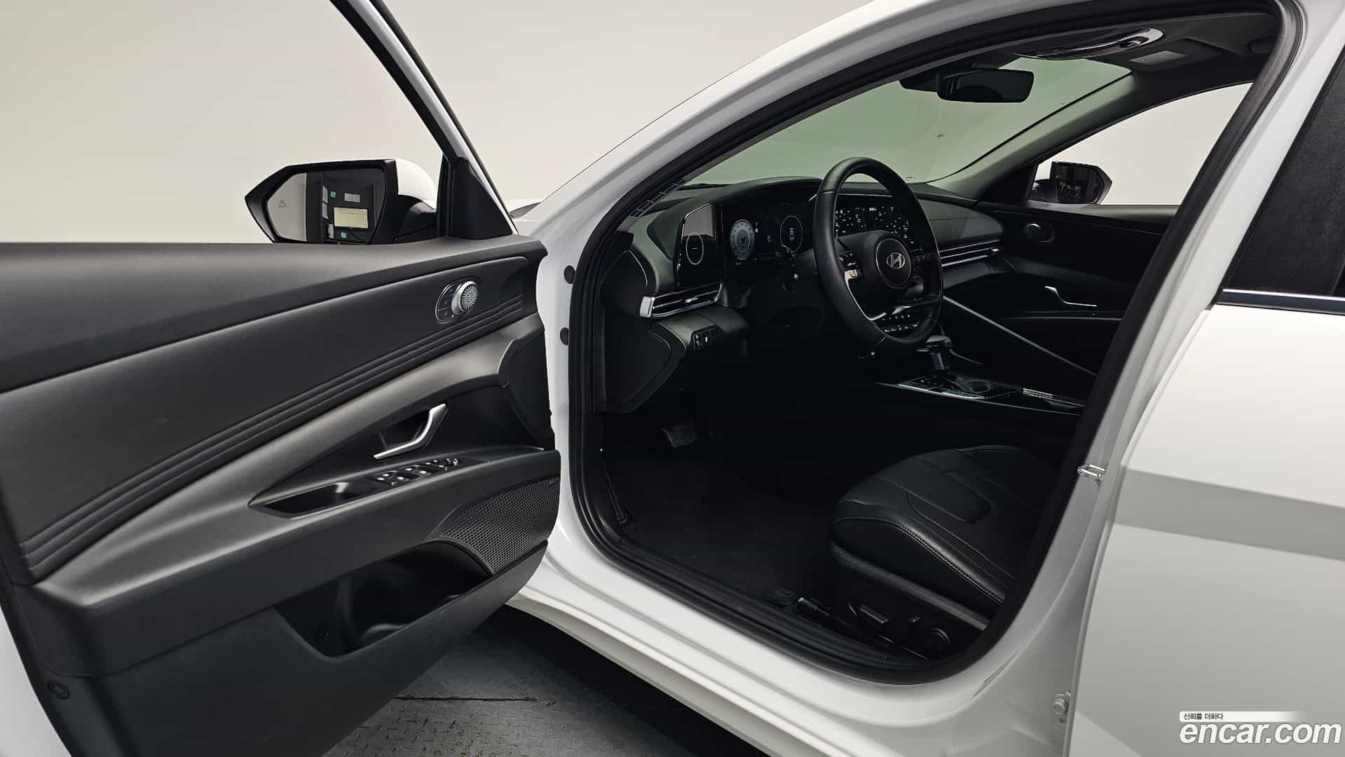AVANTE Hyundai 2024.2-INNER-010