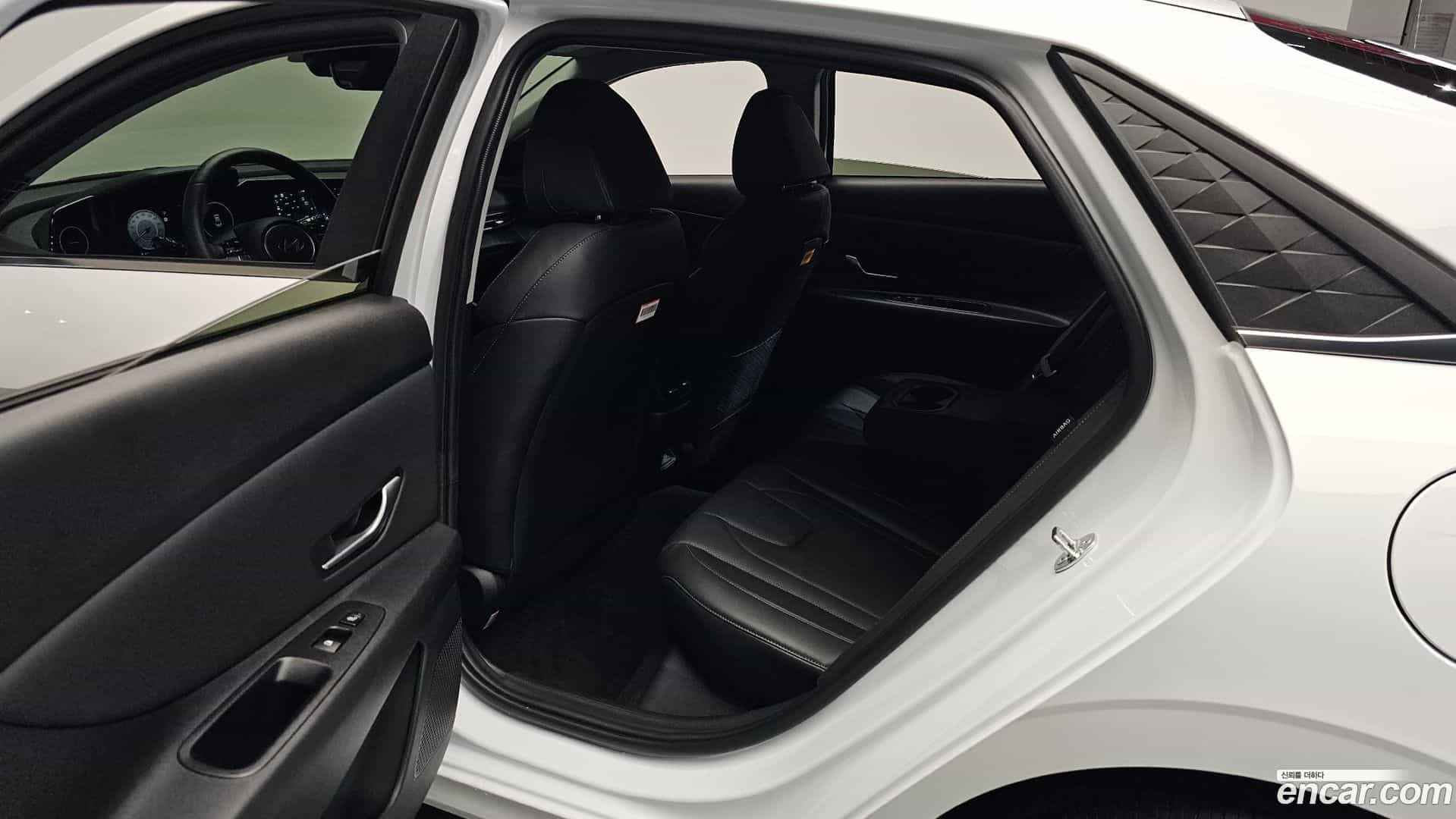AVANTE Hyundai 2024.2-INNER-036