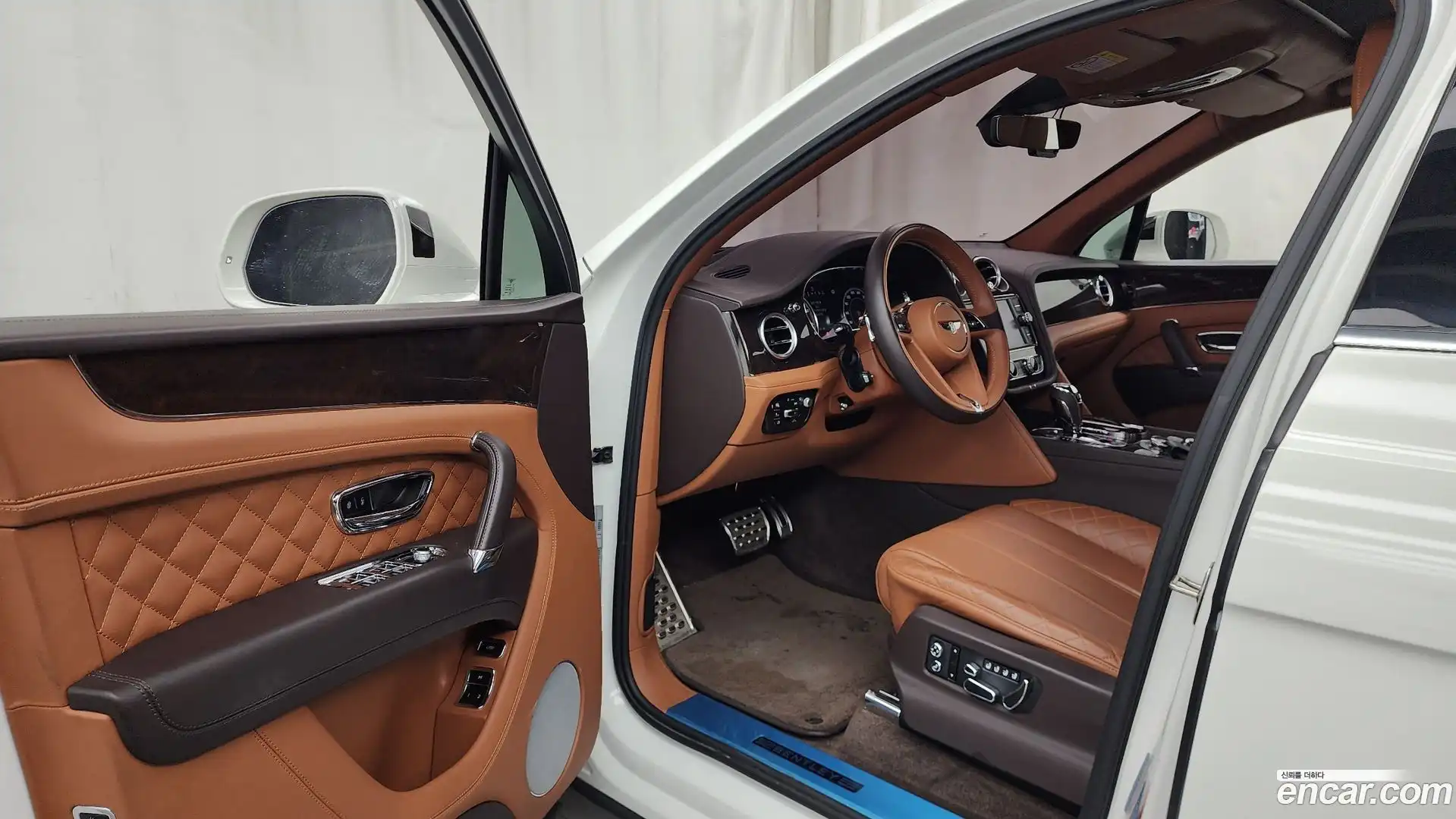 Bentayga Bentley 2017.5-INNER-010