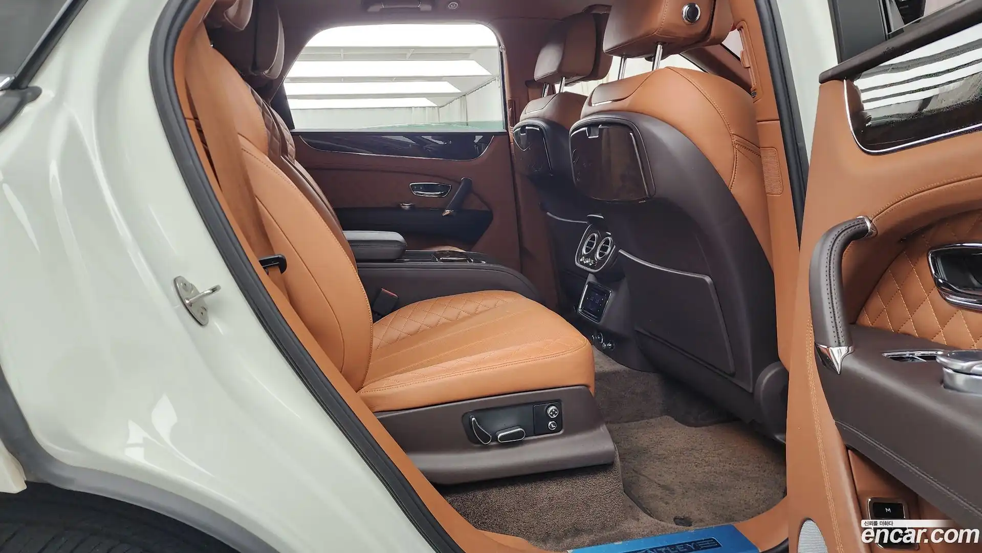 Bentayga Bentley 2017.5-OPTION-016