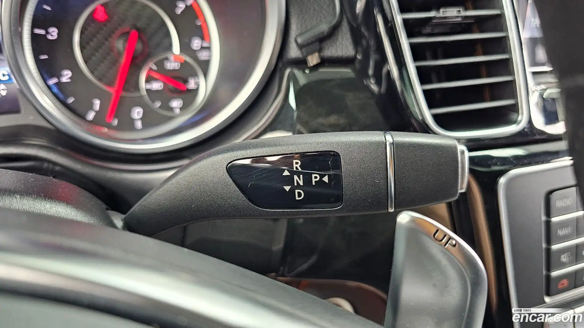 GLE-Class Mercedes-Benz 2017.9-INNER-009