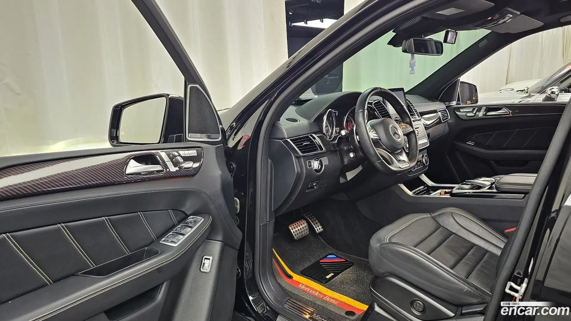 GLE-Class Mercedes-Benz 2017.9-INNER-010