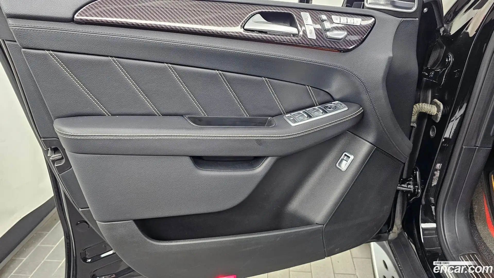 GLE-Class Mercedes-Benz 2017.9-INNER-034