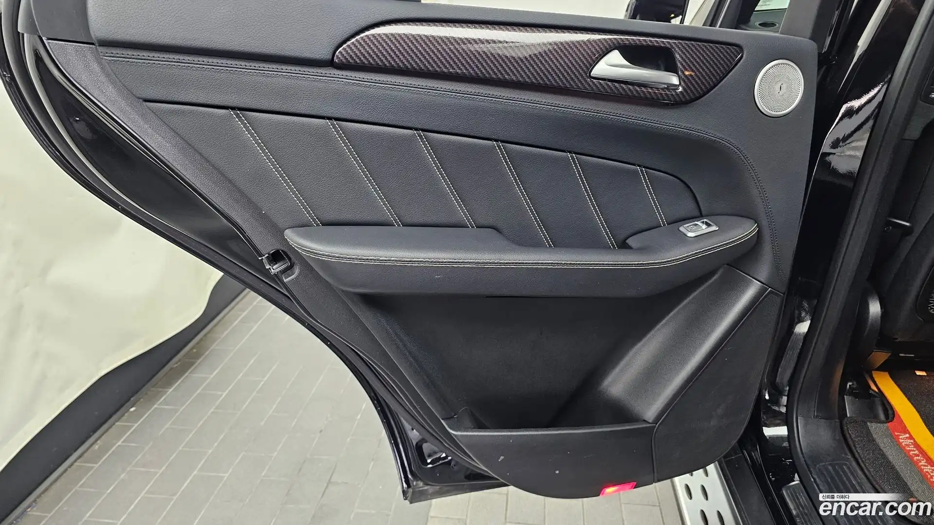 GLE-Class Mercedes-Benz 2017.9-INNER-035