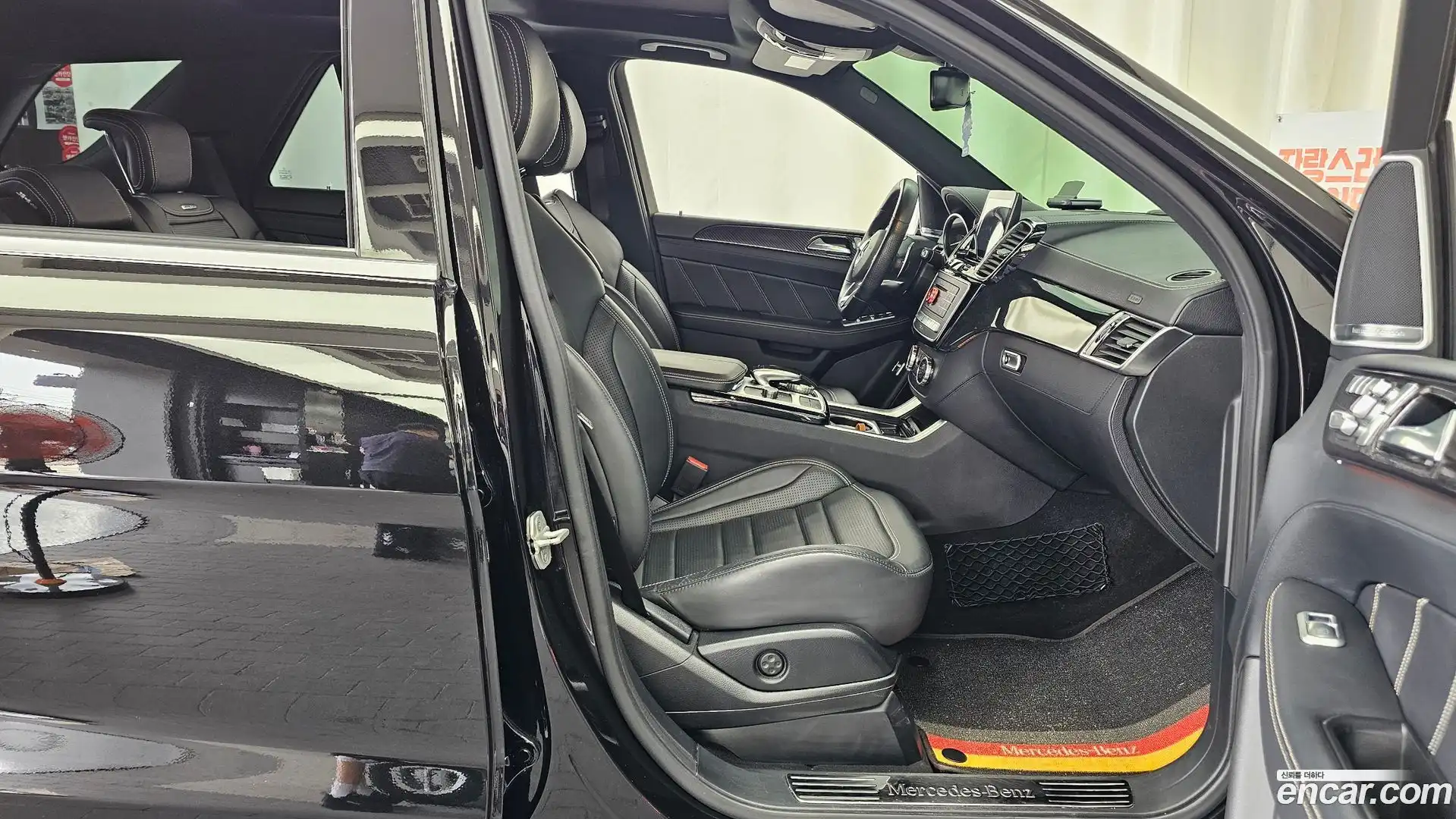 GLE-Class Mercedes-Benz 2017.9-INNER-036