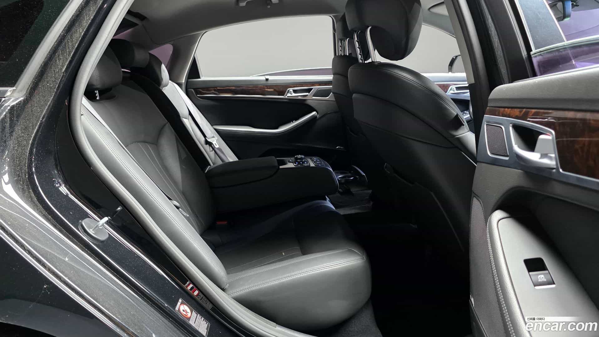 Genesis Hyundai 2016.0-OPTION-015