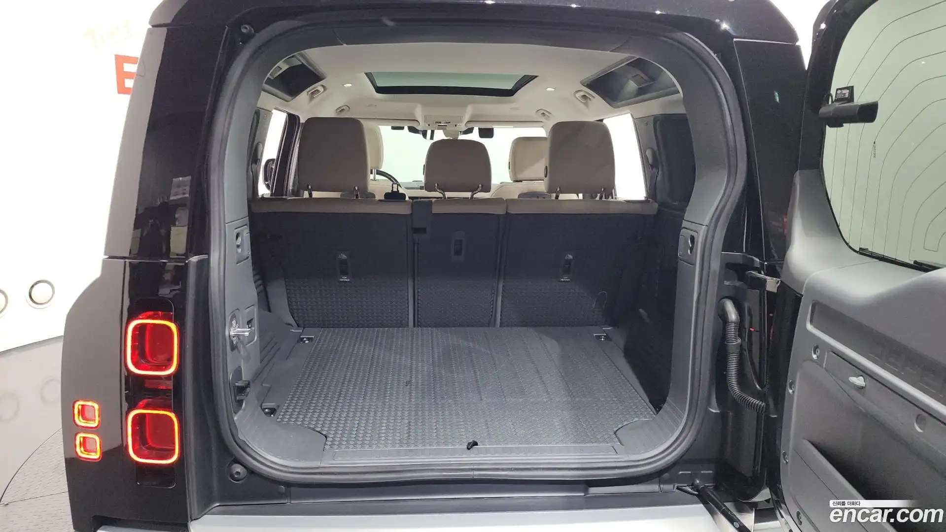 Defender Land Rover 2021.5-OPTION-024