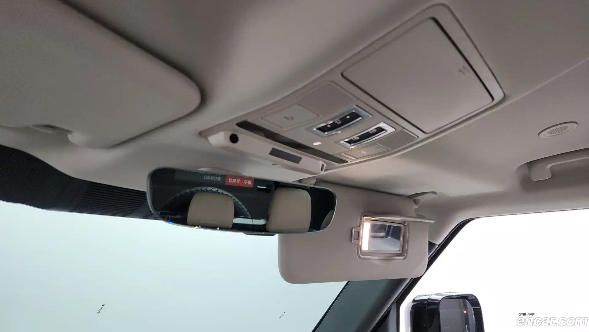 Defender Land Rover 2021.5-OPTION-040