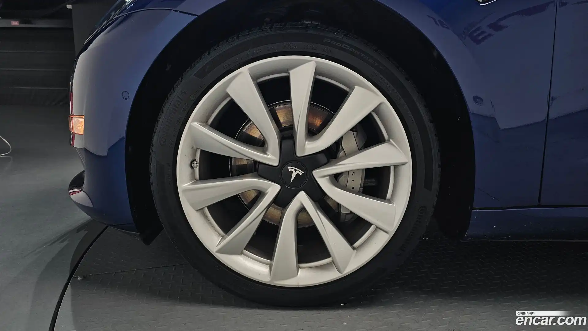 Model 3 Tesla 2020.1-OUTER-005