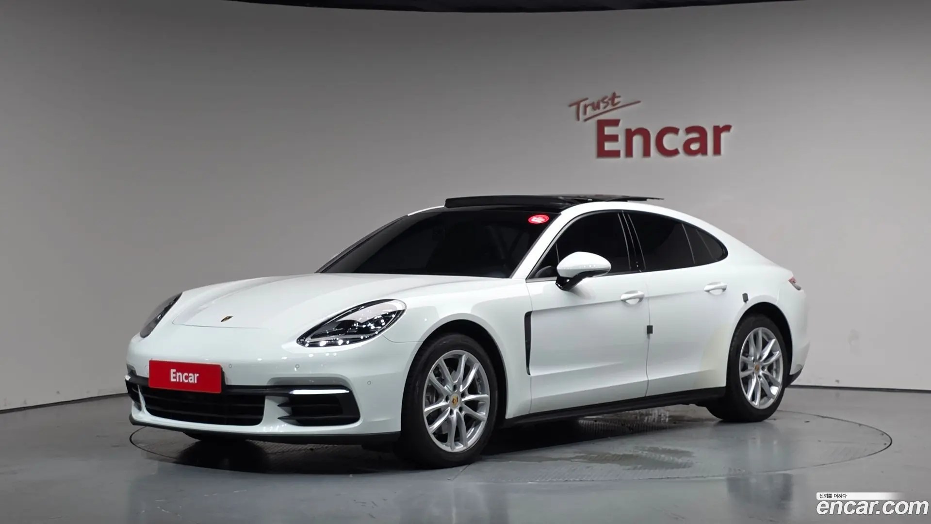 Main__Slider__Photo:Panamera Porsche 2018.5-0