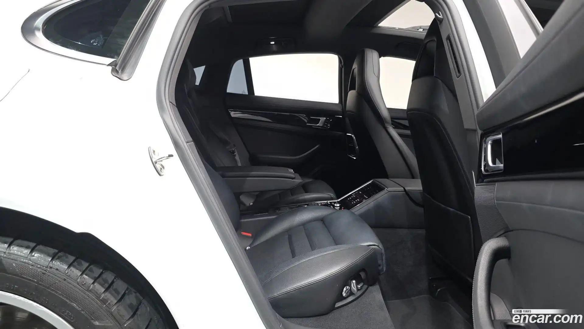 Panamera Porsche 2018.5-OPTION-015