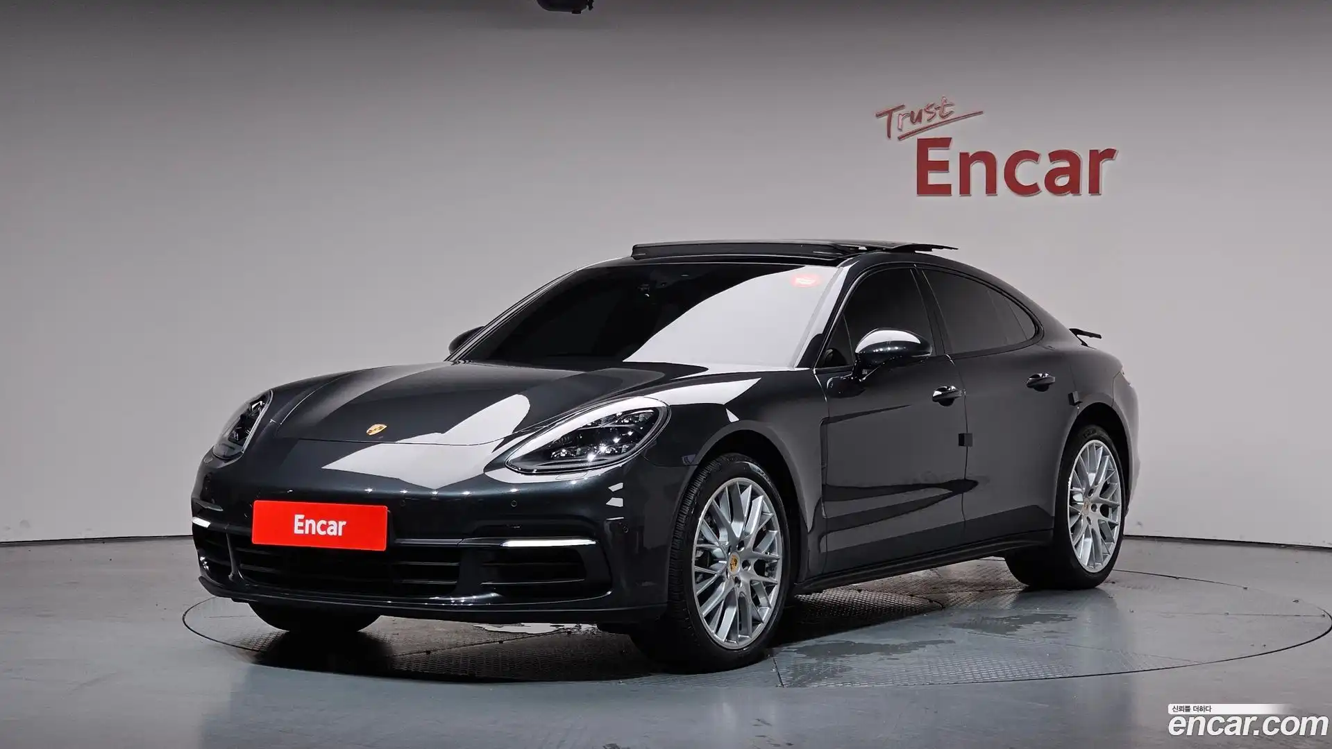 Panamera Porsche 2018.0-OUTER-001
