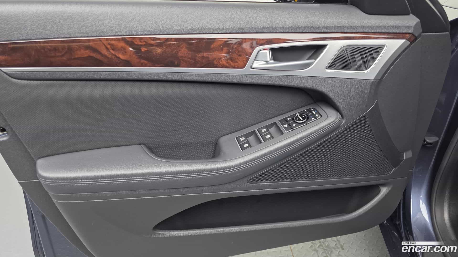 Genesis Hyundai 2014.3-INNER-034