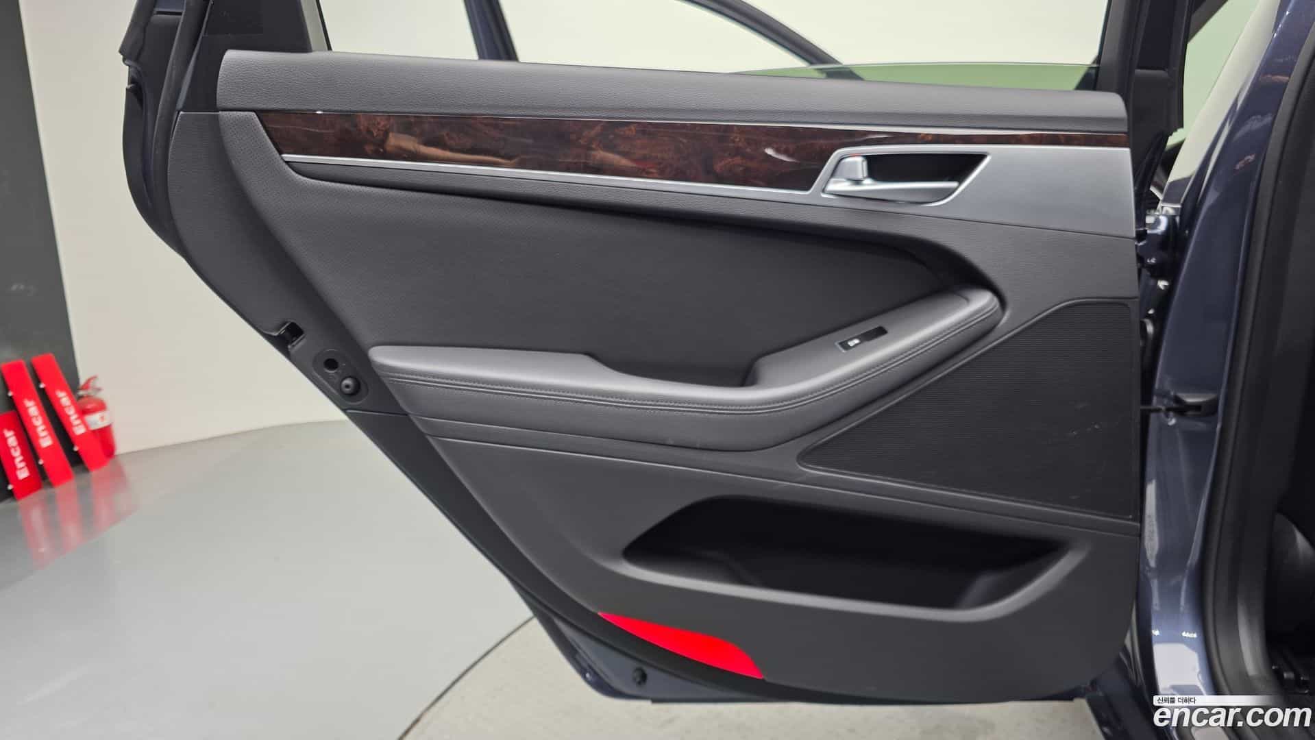 Genesis Hyundai 2014.3-INNER-035