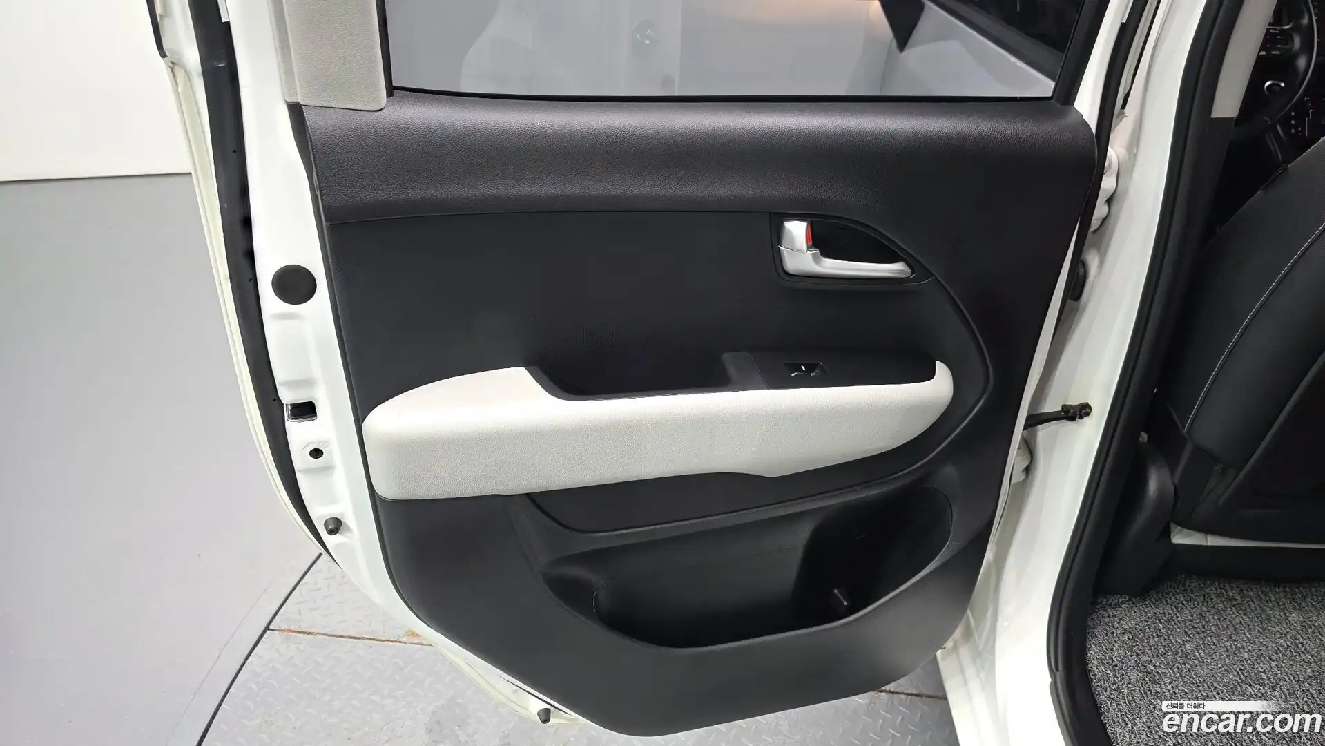 RAY Kia 2023.2-INNER-035
