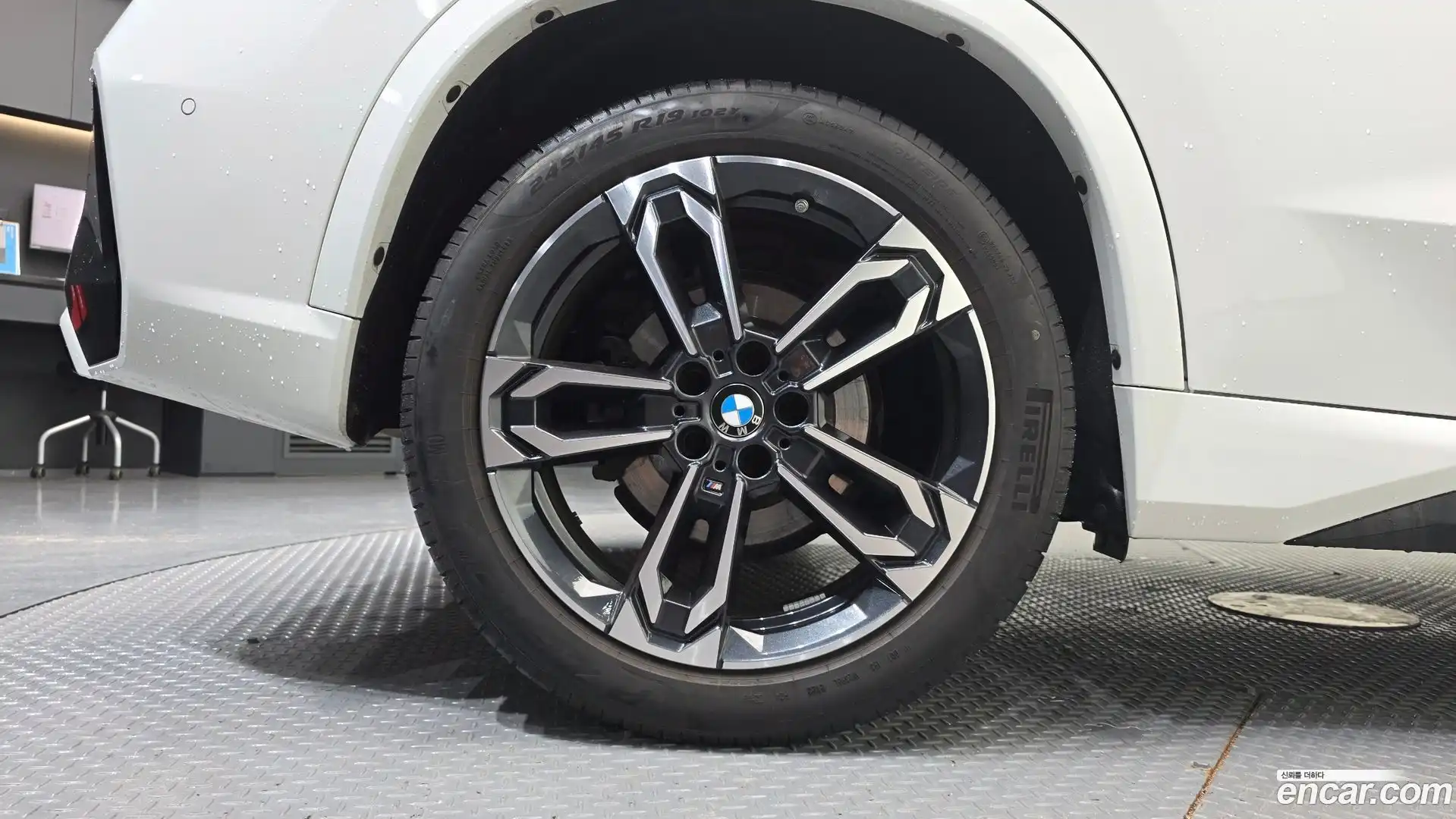 X1 BMW 2023.9-OUTER-005