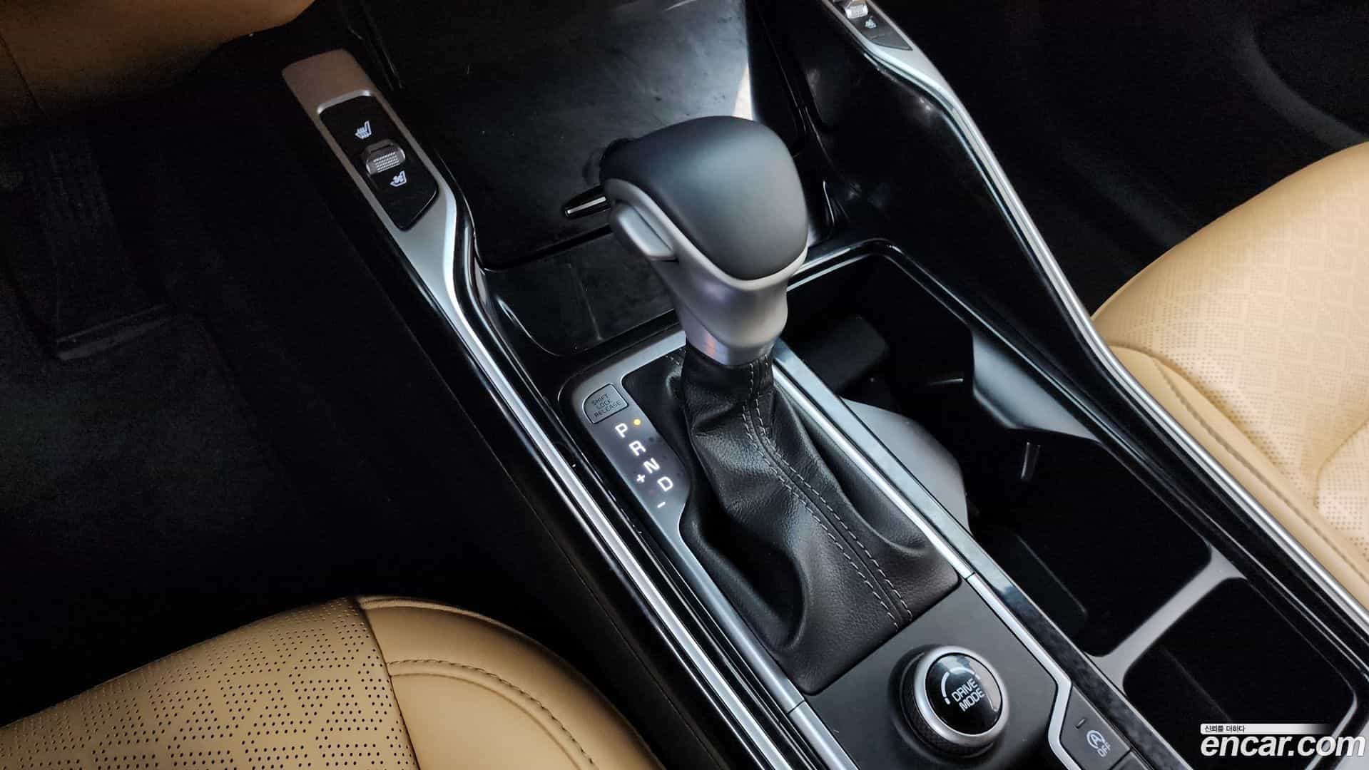 Sorento Kia 2022.6-INNER-009