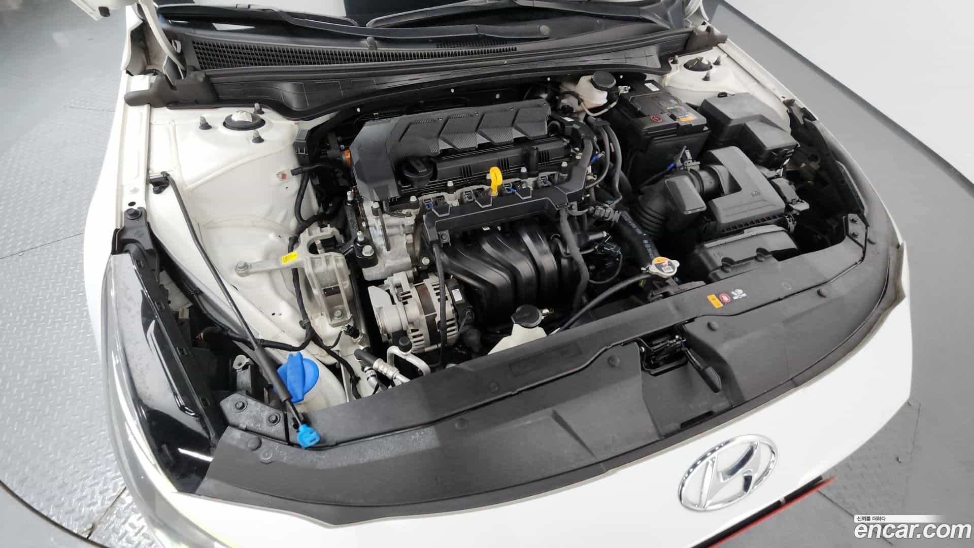 AVANTE Hyundai 2022.0-OUTER-006