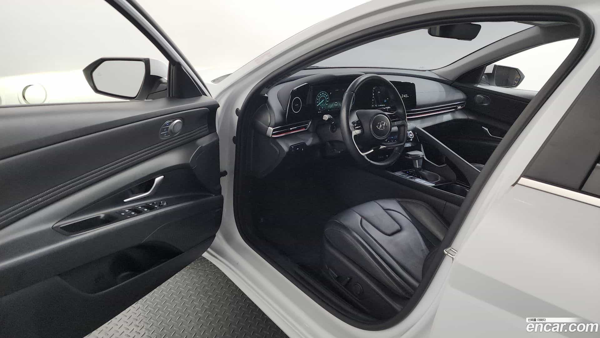 AVANTE Hyundai 2022.0-INNER-010