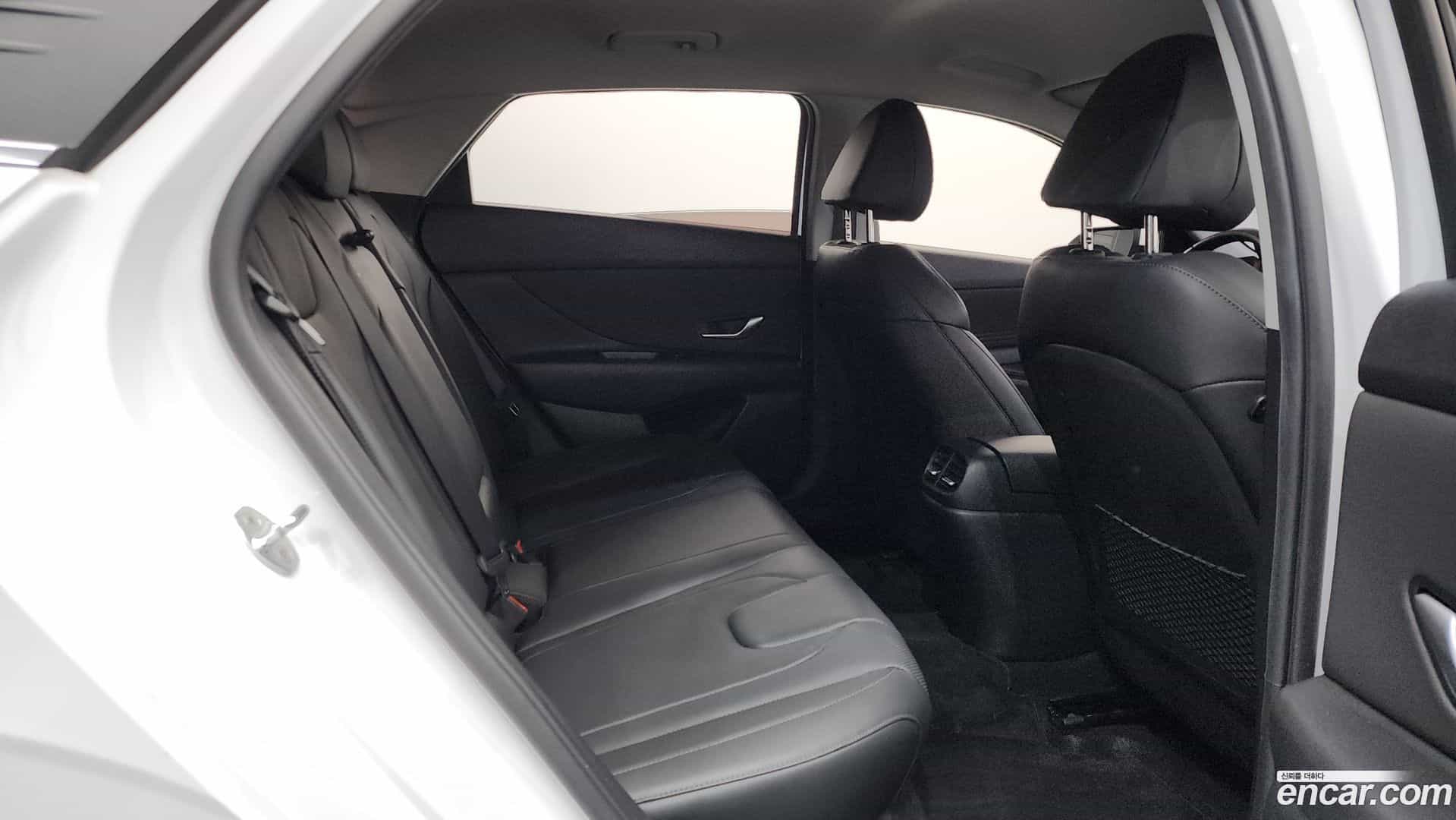 AVANTE Hyundai 2022.0-OPTION-015