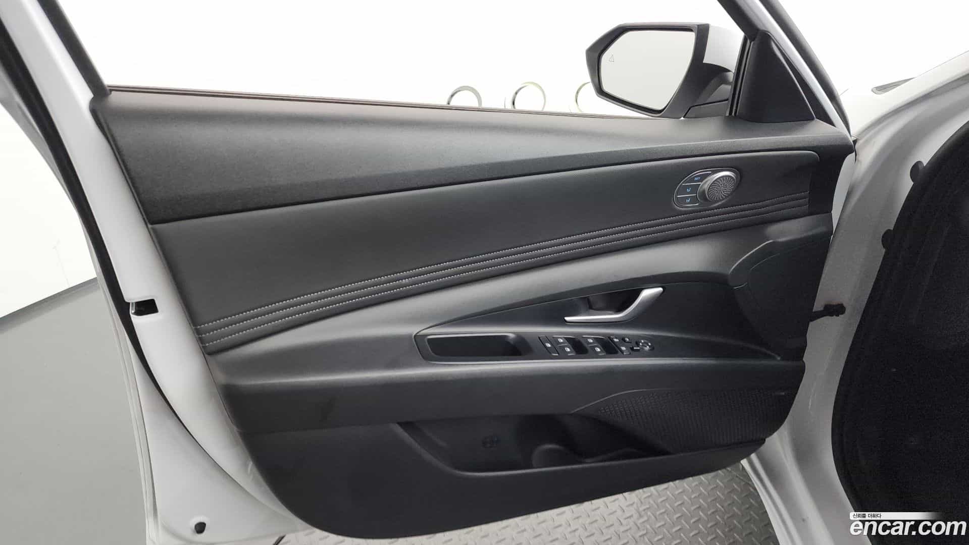 AVANTE Hyundai 2022.0-INNER-034