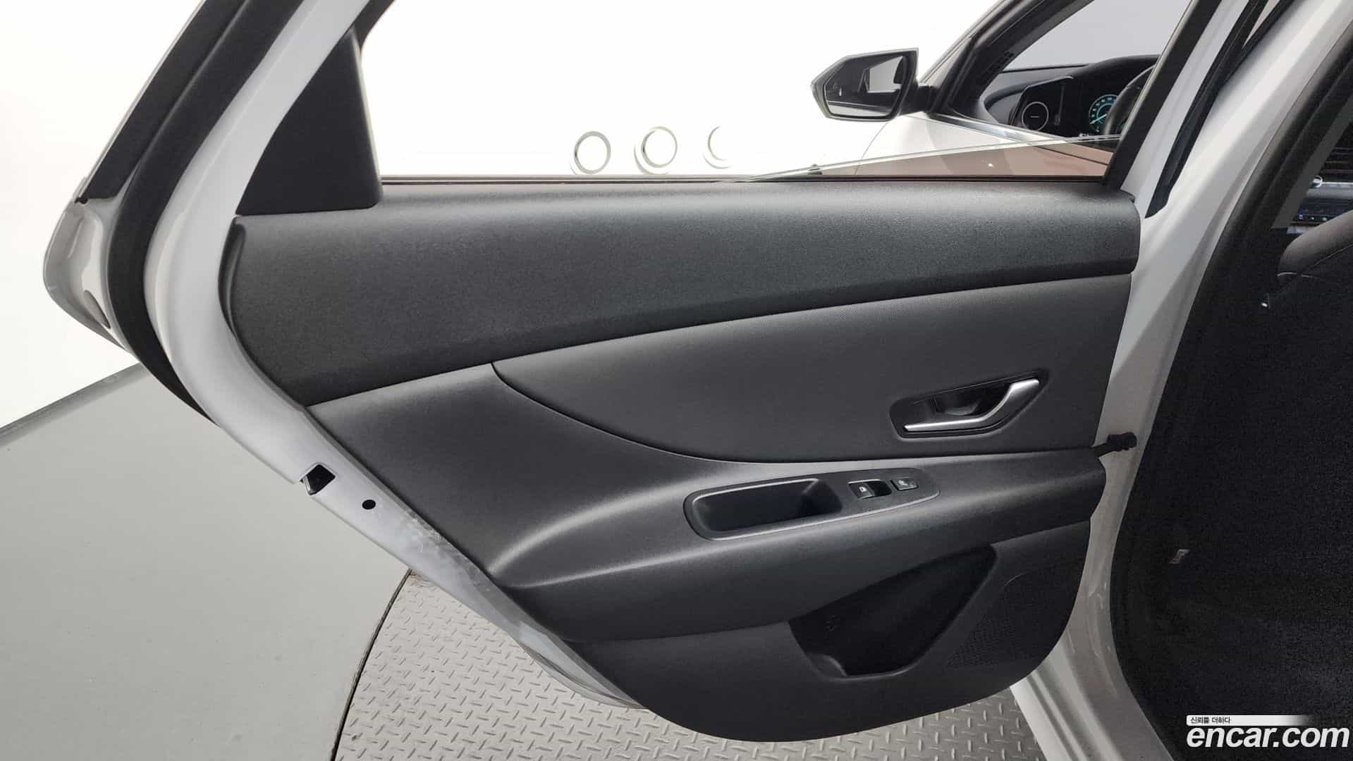 AVANTE Hyundai 2022.0-INNER-035