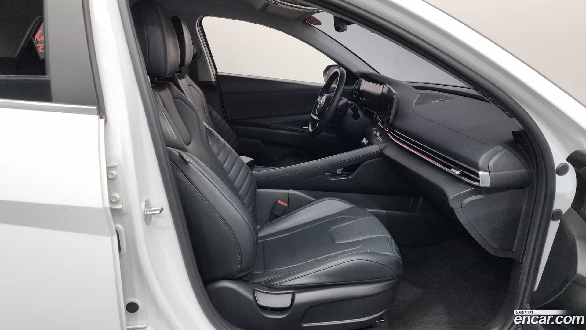 AVANTE Hyundai 2022.0-INNER-036