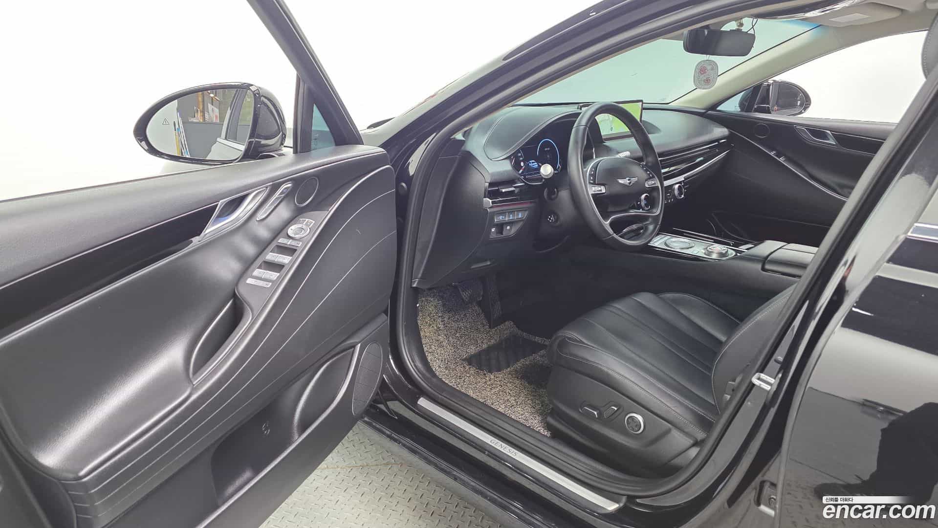 G80 Genesis 2022.0-INNER-010