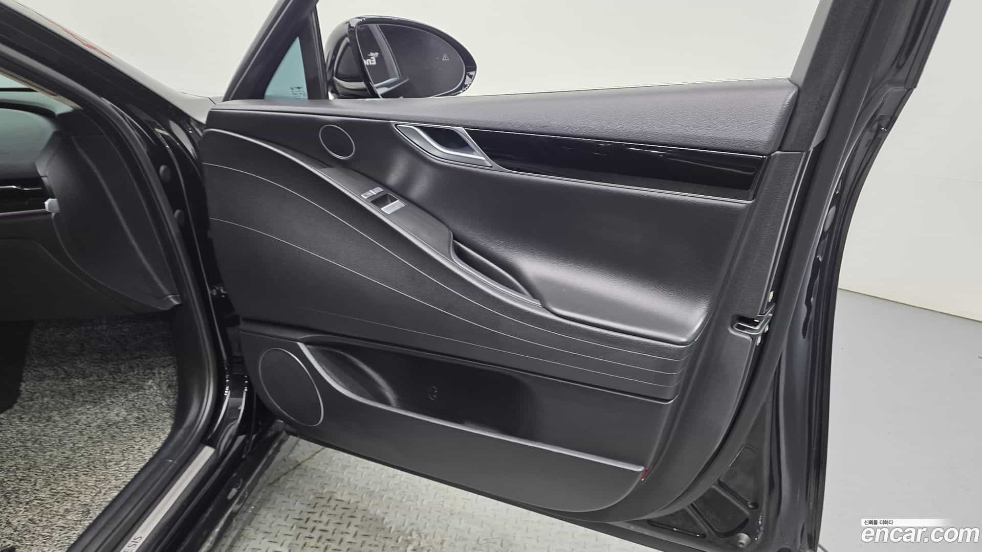 G80 Genesis 2022.0-INNER-034