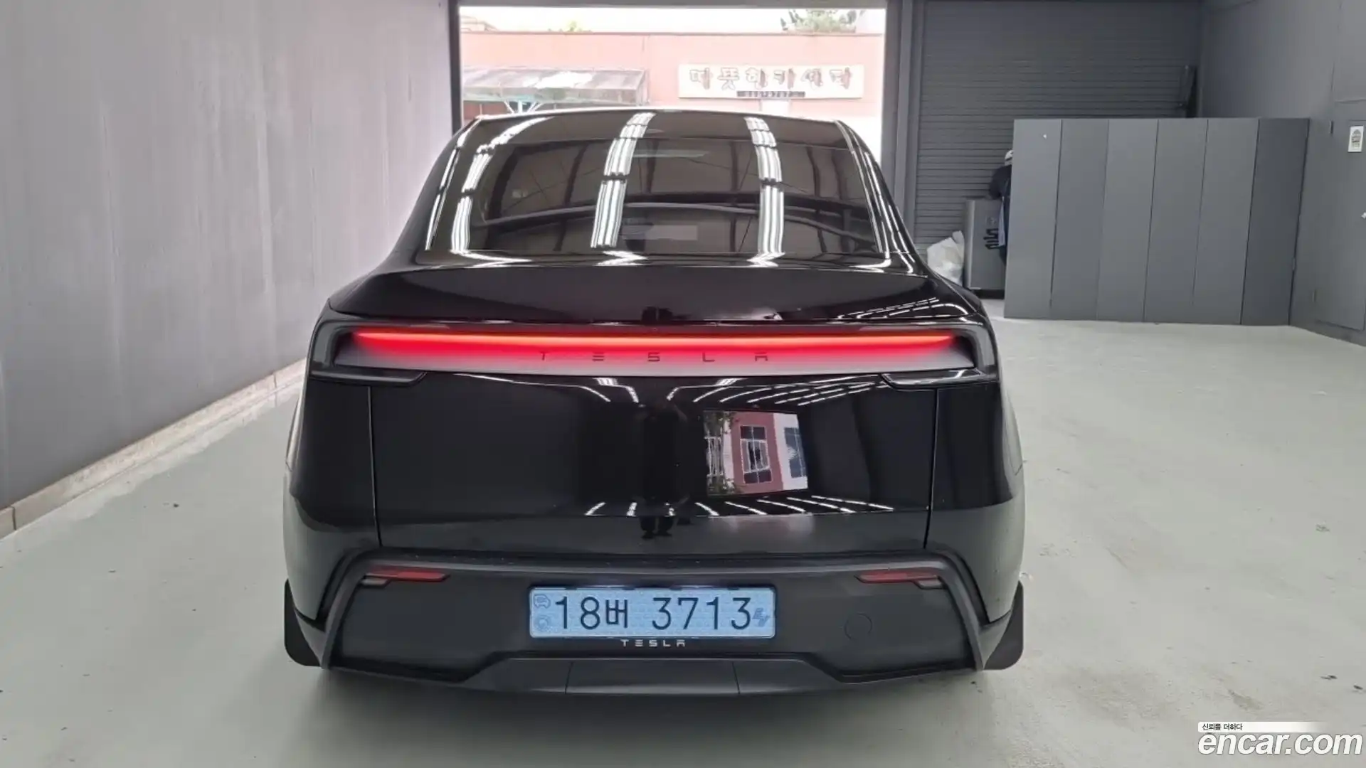 Model Y Tesla 2025.7-OUTER-004