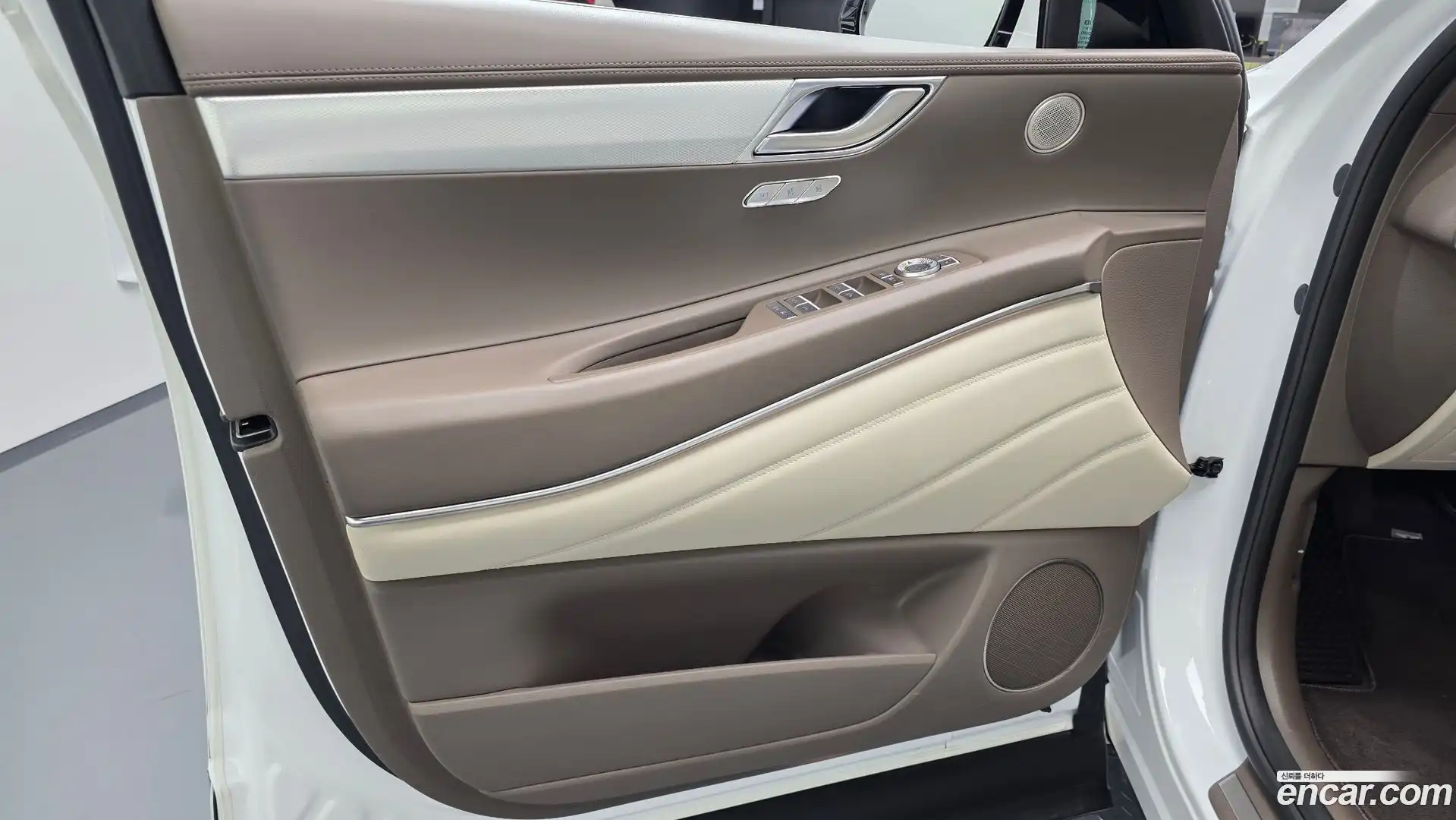 GV80 Genesis 2021.0-INNER-034