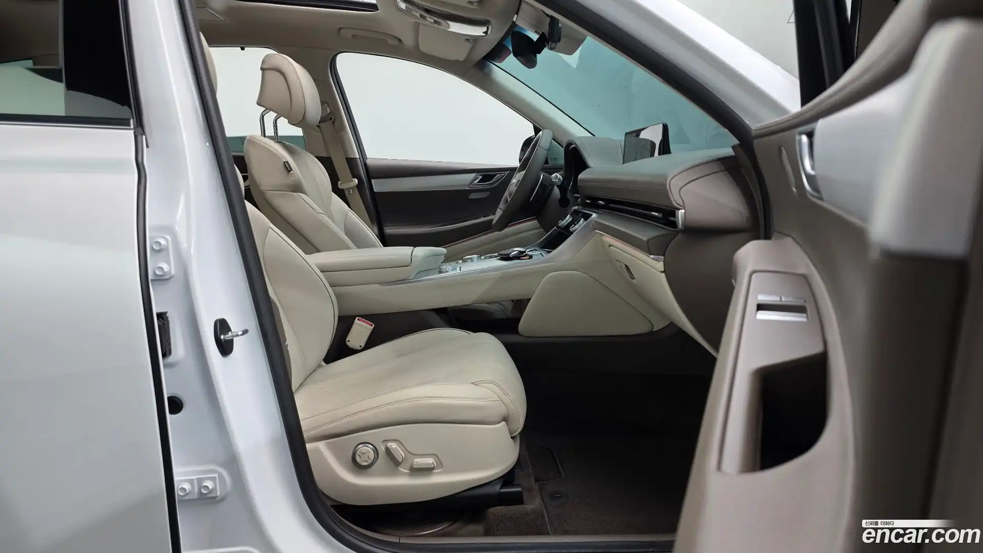 GV80 Genesis 2021.0-INNER-036