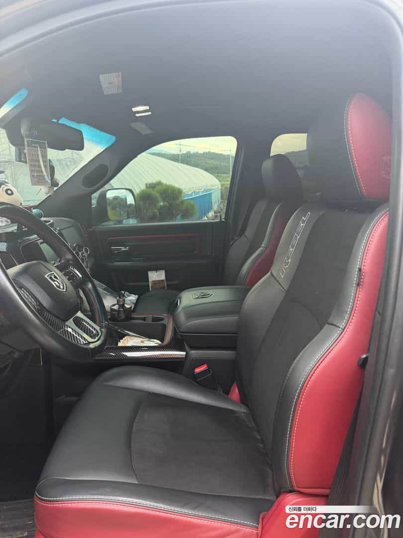 Ram Pick Up Dodge 2015.11-INNER-007