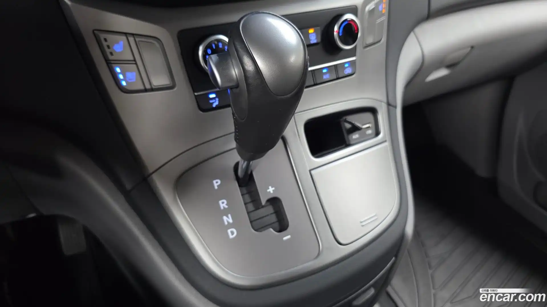 Starex Hyundai 2019.11-INNER-009
