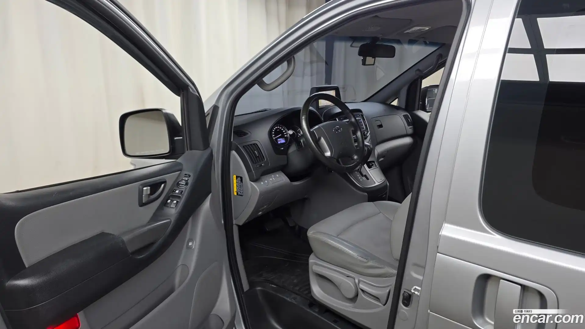 Starex Hyundai 2019.11-INNER-010