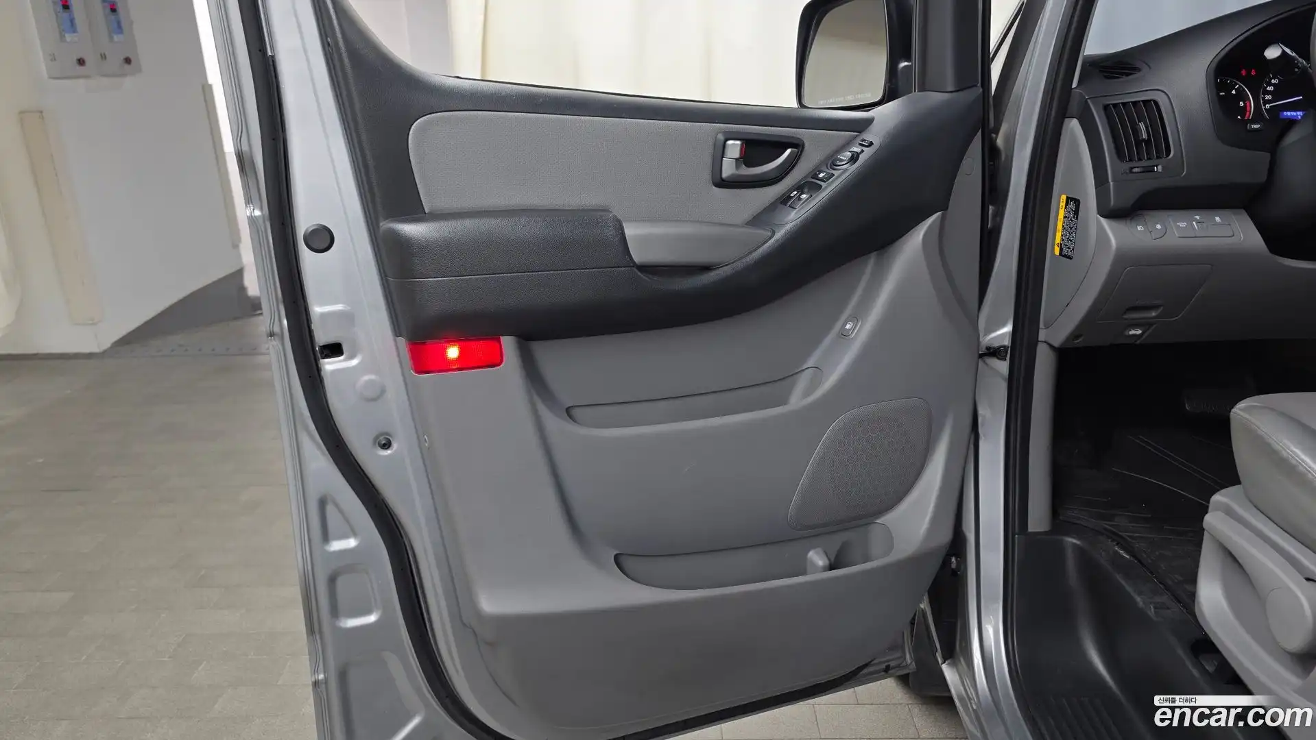 Starex Hyundai 2019.11-INNER-034
