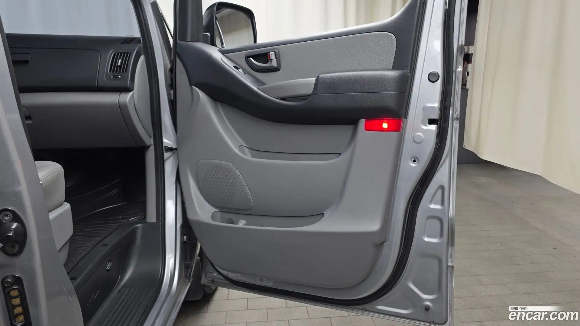 Starex Hyundai 2019.11-INNER-035