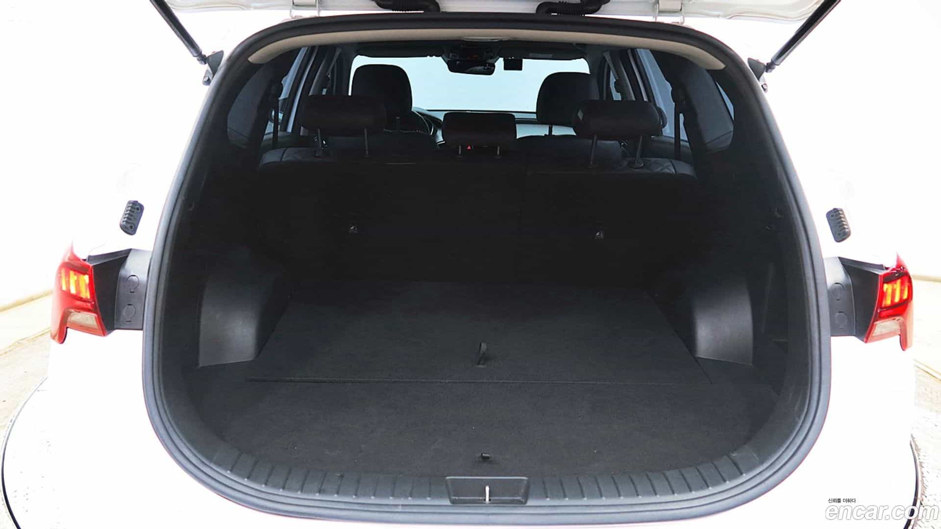 Santafe Hyundai 2021.2-INNER-010