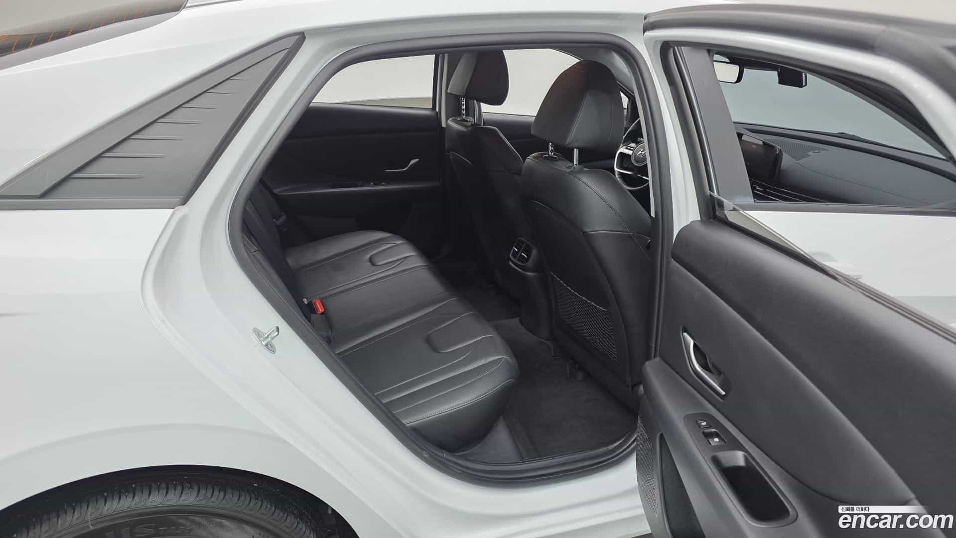 AVANTE Hyundai 2022.3-OPTION-015