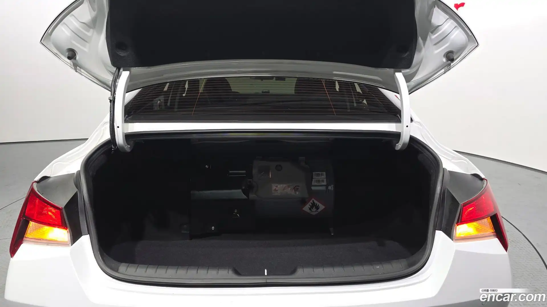 AVANTE Hyundai 2022.6-OPTION-024