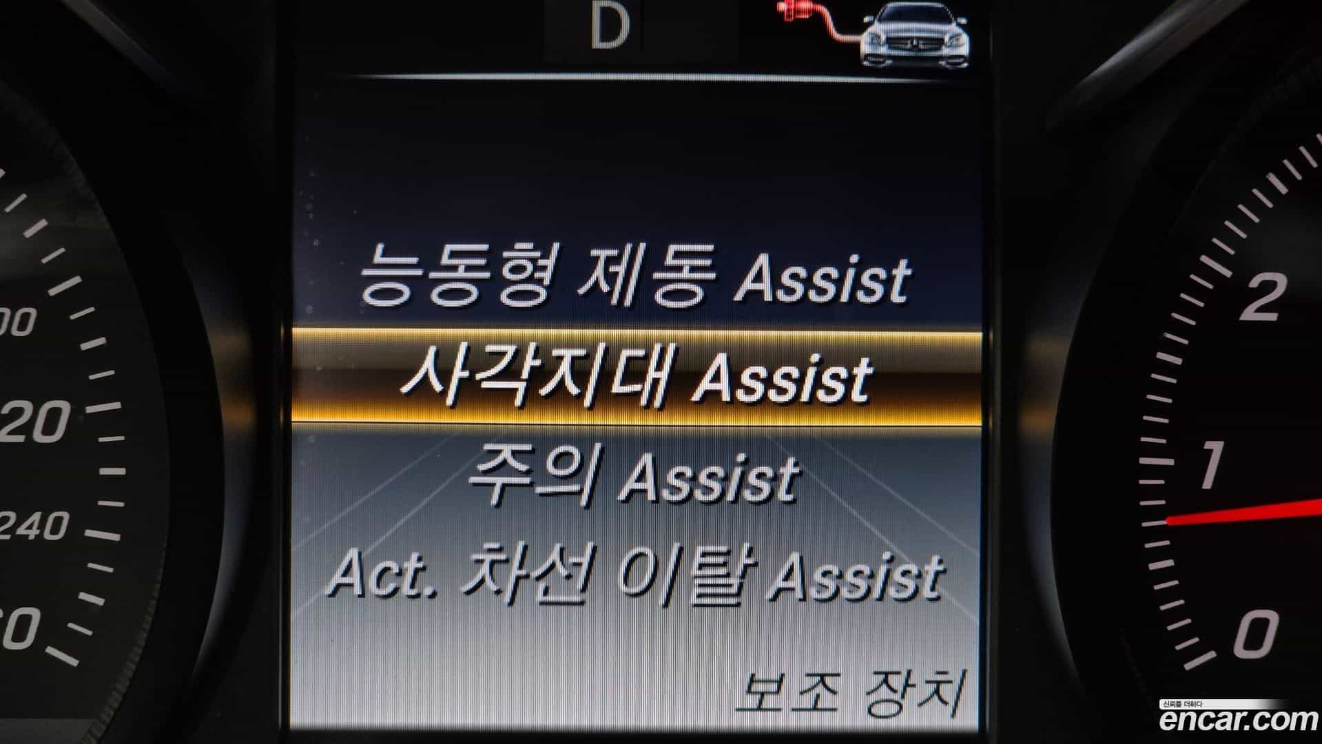 GLC-Class Mercedes-Benz 2018.10-OPTION-019